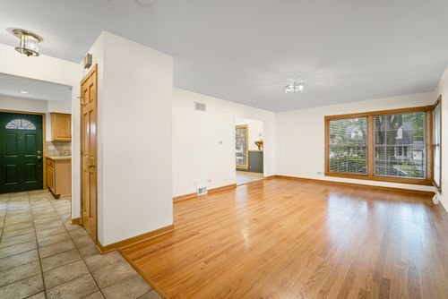 421 N Elm St, Itasca, IL, 60143-1719 | Card Image