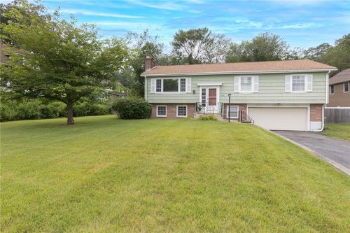 398 Central St, North Smithfield, RI, 02896-7603 | Card Image