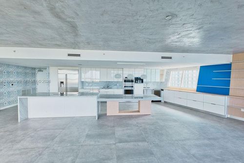 ph1115-3250 Ne 1st Ave, Miami, FL, 33137-4191 | Card Image