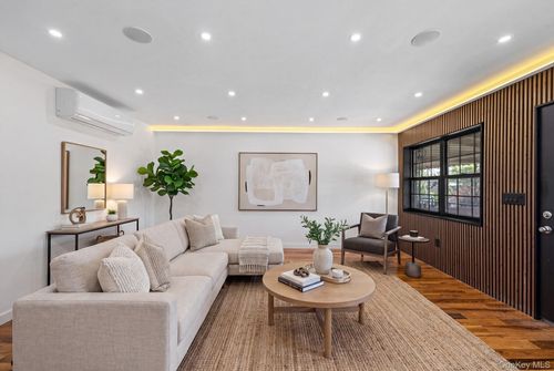 10224 Avenue K, New York, NY, 11236 | Card Image