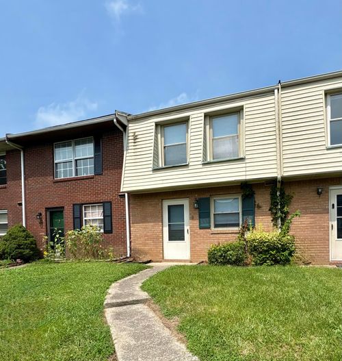 48 Judy Ann Ct, Winchester, KY, 40391-1012 | Card Image