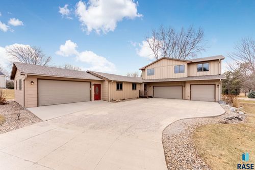 7301 E Palomino Rd Road, Sioux Falls, SD, 57110 | Card Image