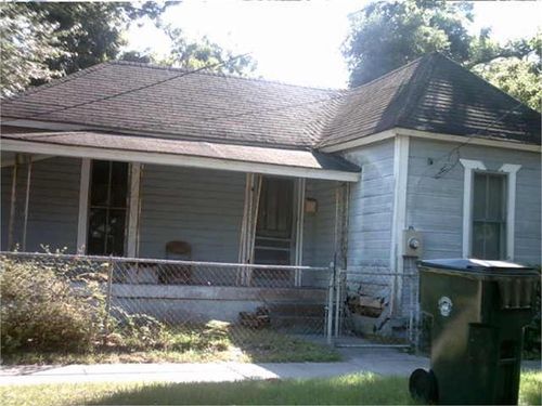 916 Gordon St, Brunswick, GA, 31520-7716 | Card Image