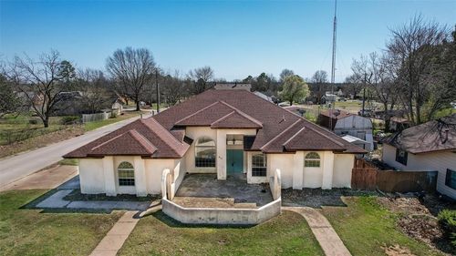 415 Country Club Dr, Holdenville, OK, 74848-4019 | Card Image