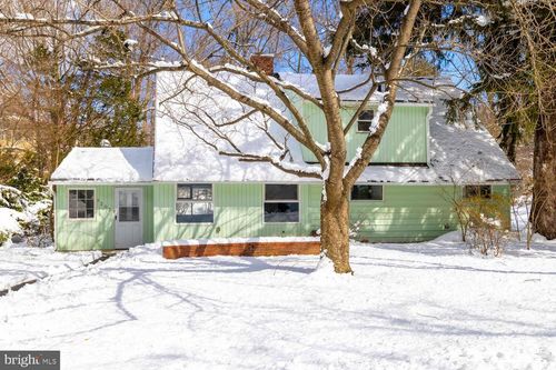 8303 Hull Dr, GLENSIDE, PA, 19038-7513 | Card Image