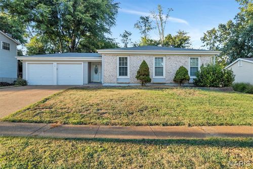 12 Hassam Ct, Manchester, MO, 63021-5105 | Card Image