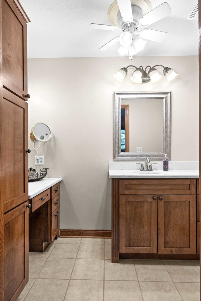 19423 Lakeside Ln, House other with 4 bedrooms, 4 bathrooms and 3 parking in Bloomington IL | Image 38