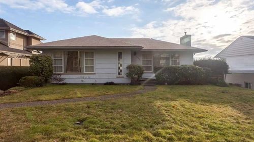 2308 Jefferson Avenue, West Vancouver, BC, V7V2B2 | Card Image