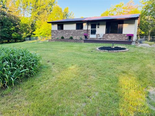 5215 Schlaud Rd, North Branch, MI, 48461-8403 | Card Image