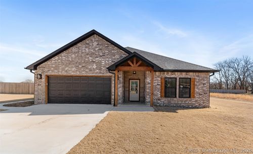 205 Lindsey Ave, Adair, OK, 74330-2236 | Card Image