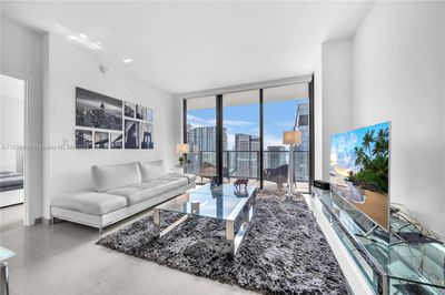 3705 - 88 Sw 7th St, Condo with 2 bedrooms, 2 bathrooms and null parking in Miami FL | Image 1