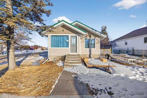 2158 22 Ave, Didsbury, AB, T0M0W0 | Card Image