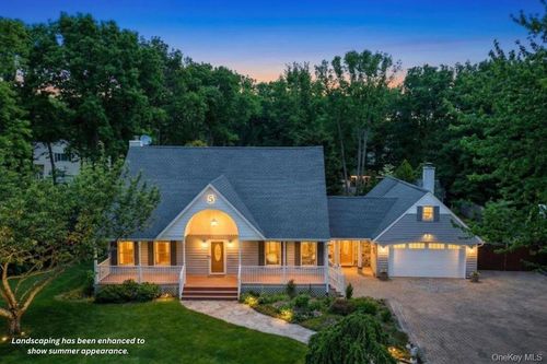 18 Jerusalem Hollow Rd, Manorville, NY, 11949-3123 | Card Image
