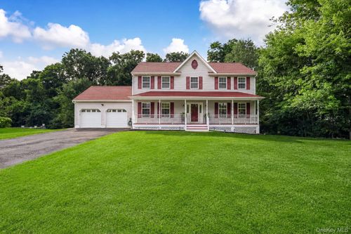 44 Ramblewood Dr, Newburgh, NY, 12550-8784 | Card Image