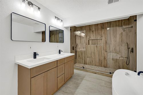 413 Oakhill Dr, Conroe, TX, 77304-1903 | Card Image