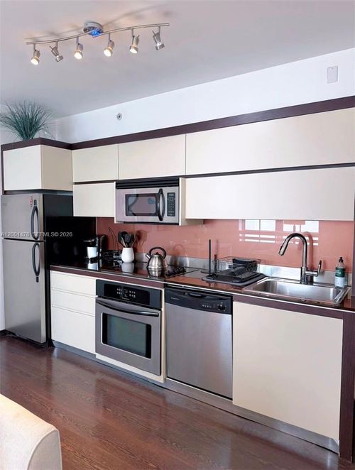 204-435 21st St, Miami Beach, FL, 33139-1704 | Card Image