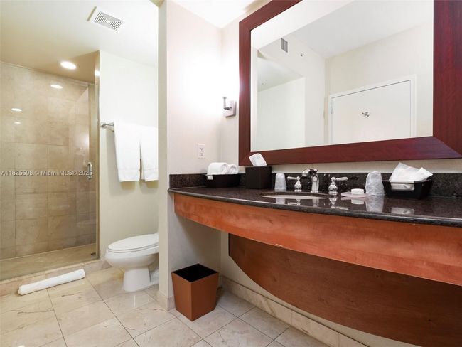 1418 - 18001 Collins Ave, Condo with 0 bedrooms, 1 bathrooms and null parking in Sunny Isles Beach FL | Image 17