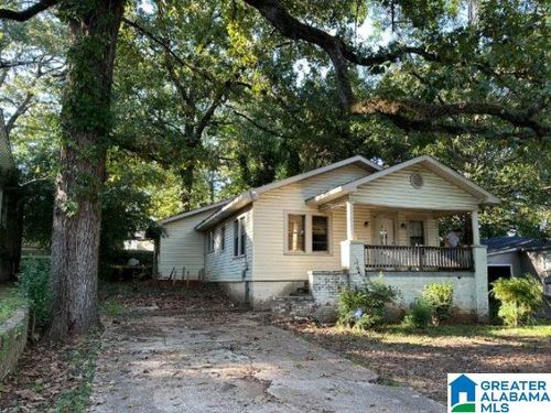 927 Woodward Rd, MIDFIELD, AL, 35228-2628 | Card Image