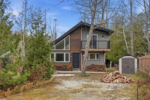 324 Bryant St, South Bruce Peninsula, ON, N0H2T0 | Card Image