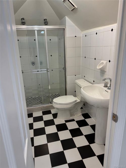 1664 E 45th St, Brooklyn, NY, 11234-3622 | Card Image