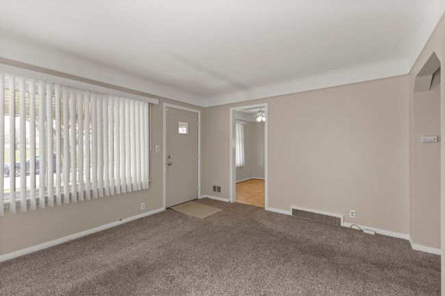 29 Washington St, House other with 3 bedrooms, 1 bathrooms and null parking in Trenton MI | Image 5