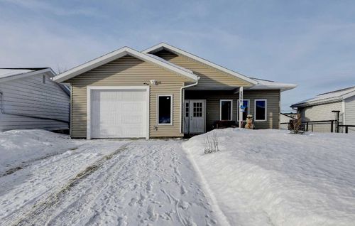 5206 48 St, Valleyview, AB, T0H3N0 | Card Image