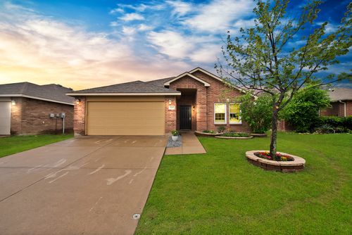 5705 Talons Crest Cir, Fort Worth, TX, 76179-7216 | Card Image