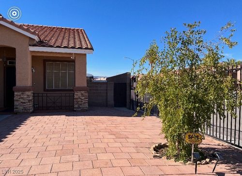 5975 Garden Vista St, Las Vegas, NV, 89113-0735 | Card Image