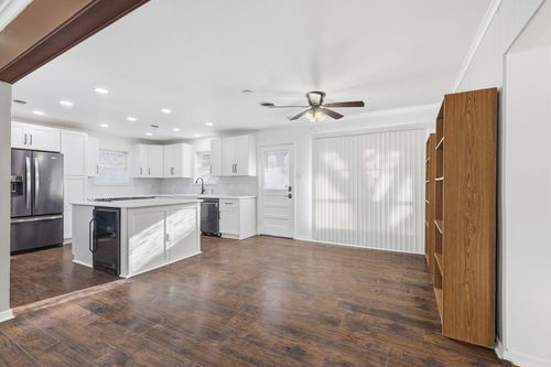 106 N 9th St, Sanger, TX, 76266-4644 | Card Image