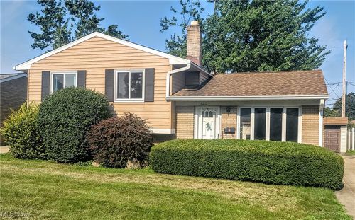 6212 Elmdale Rd, Brook Park, OH, 44142-3904 | Card Image