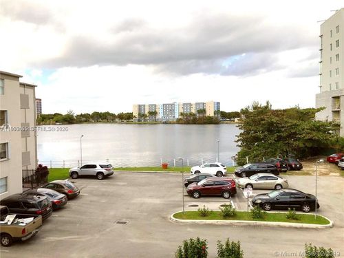 apt-e302-5501 Nw 7th St, Miami, FL, 33126-3218 | Card Image