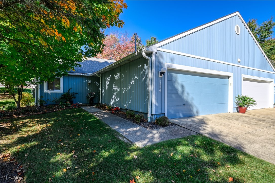 Iris Glen Dr, Twinsburg, OH 44087