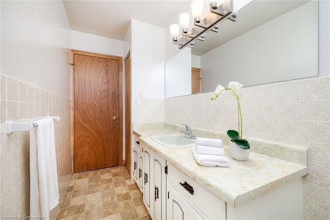 100 Hadeland Ave, House other with 4 bedrooms, 2 bathrooms and 2 parking in Hamilton ON | Image 15