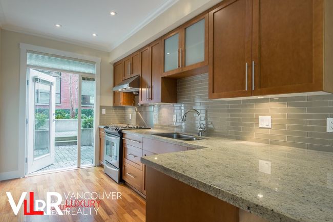 1958 W 5 Th Avenue, Townhouse with 2 bedrooms, 0 bathrooms and 2 parking in Vancouver BC | Image 7