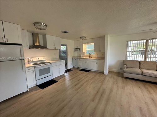 0-201 E 28th St, Riviera Beach, FL, 33404-2305 | Card Image
