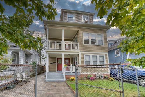 154 Gallatin St, Providence, RI, 02907-2131 | Card Image