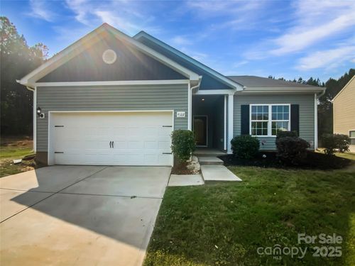 4122 Munson Dr, Charlotte, NC, 28215-4569 | Card Image