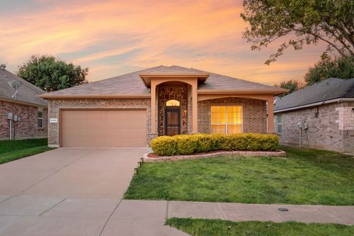 8255 Clarksprings Dr, Dallas, TX, 75236-5847 | Card Image