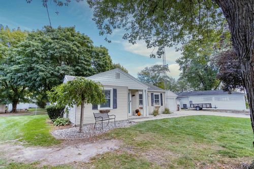 615 Smead St, Blissfield, MI, 49228-1339 | Card Image