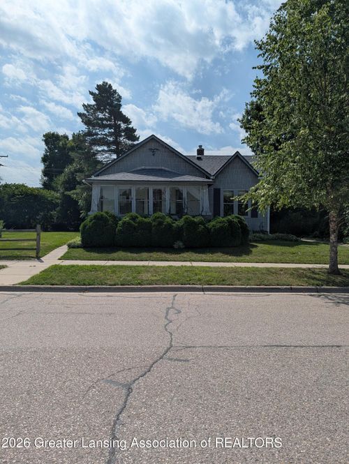 123 W Middle St, Williamston, MI, 48895-1329 | Card Image