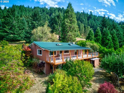 890 Vintage Dr, Elkton, OR, 97436-8713 | Card Image