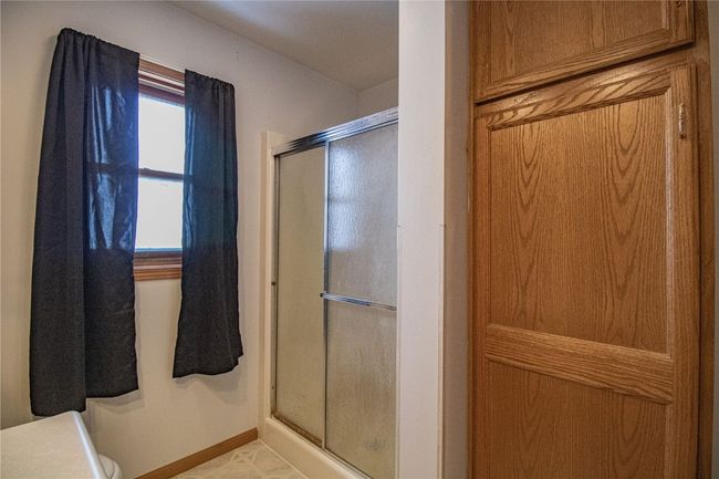303 W Broadway St, House other with 3 bedrooms, 3 bathrooms and null parking in Stanwood IA | Image 13
