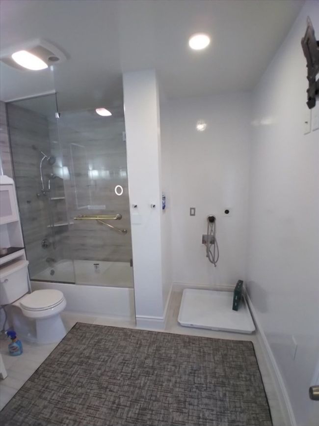 14 Russell St, Home with 6 bedrooms, 2 bathrooms and 5 parking in Everett MA | Image 16
