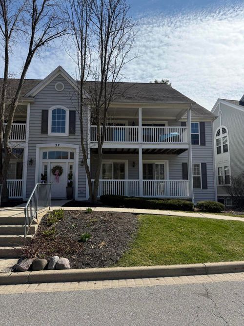 unit-a-37 Fentree Dr, Valparaiso, IN, 46385-9325 | Card Image