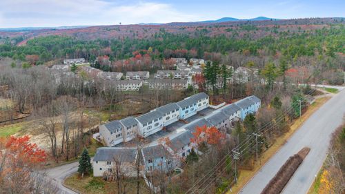 624 Hackett Hill Rd, Manchester, NH, 03102-8523 | Card Image