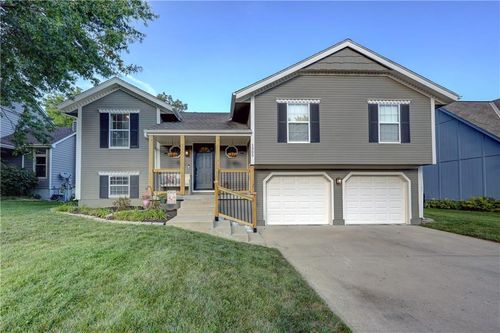 1305 Ne Quail Walk Dr, Blue Springs, MO, 64014-6543 | Card Image