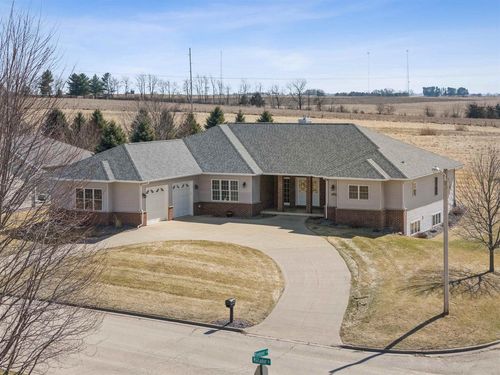 1175 Matador Dr, PLATTEVILLE, WI, 53818-3915 | Card Image