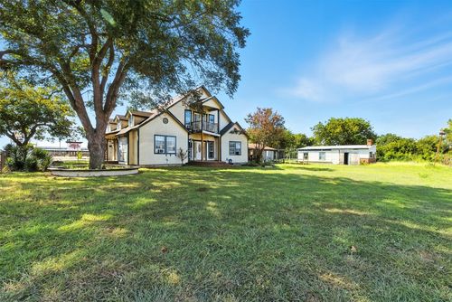 497 W Austin St, Giddings, TX, 78942-3103 | Card Image