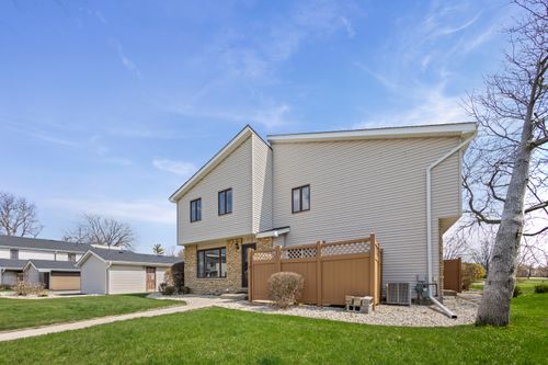 231 E Woodlawn Road, New Lenox, IL, 60451 | Card Image