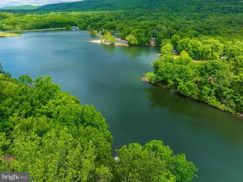87 Lakeside Dr, HARPERS FERRY, WV, 25425-4731 | Card Image